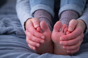 manos frías y pies helados